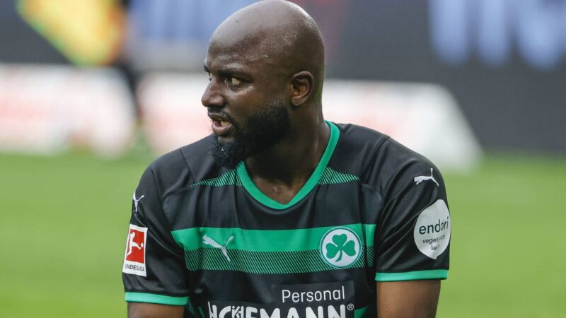 22-time international Willems signs with relegation candidate FC Groningen
