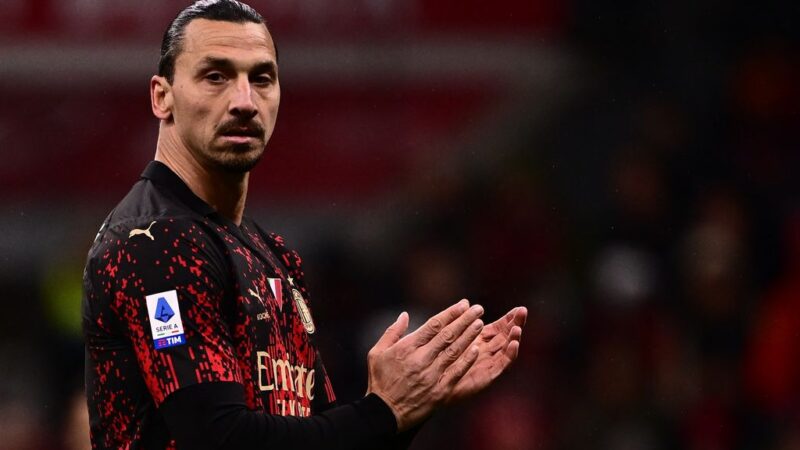 Milan take advantage of Inter slip, with loud cheers for Ibrahimovic’s comeback