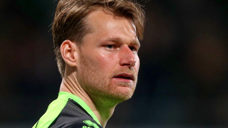 No one is more eager for a nice cup spot than Spakenburg’s goalkeeper