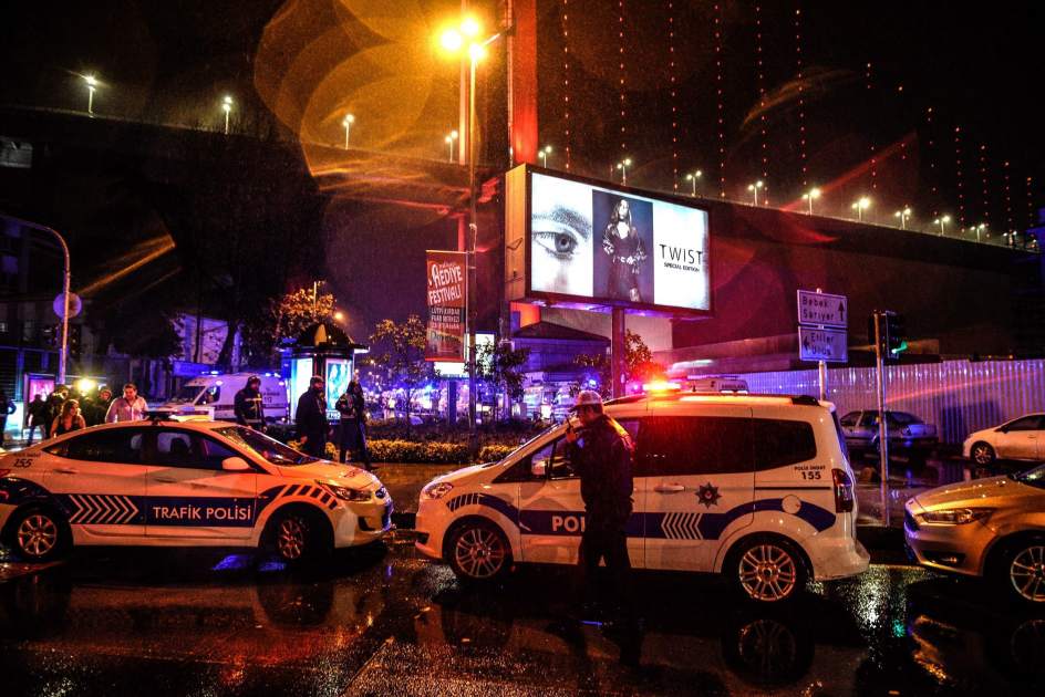 <p>Despliegue policial ante el atentado de Nochevieja en Estambul.</p>