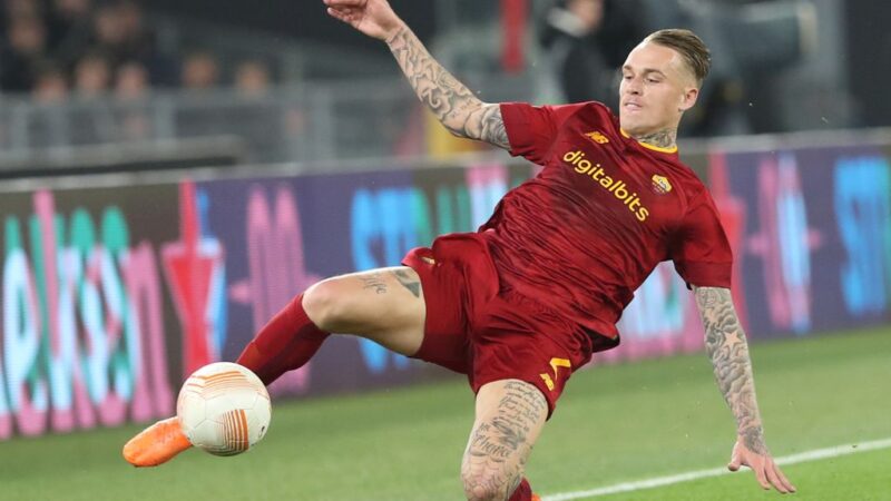 AS Roma too strong at home for Real Sociedad, draw at Sporting Arsenal