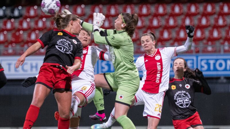 Ajax women approach FC Twente after simple win at Excelsior