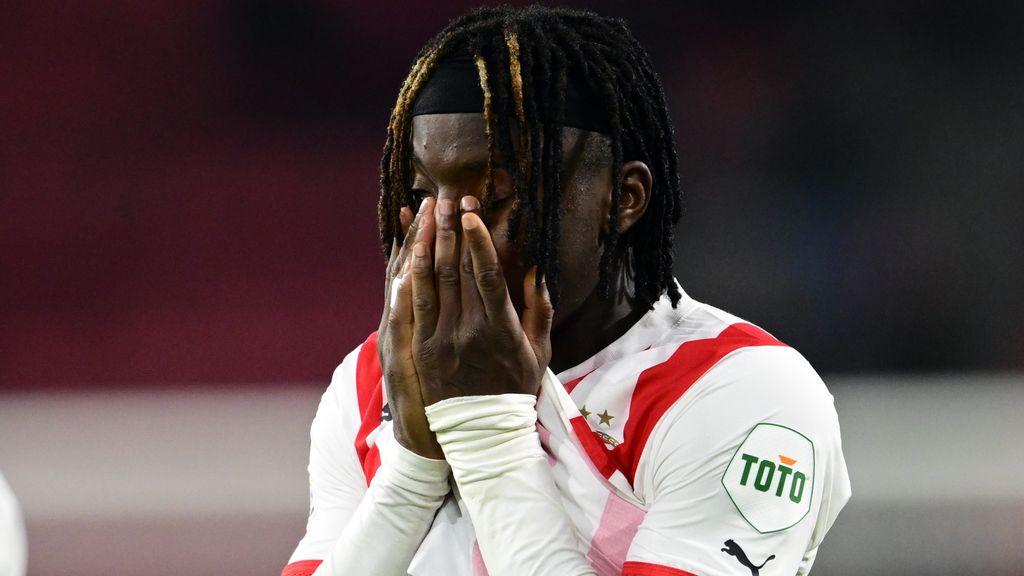 PSV receives 20,000 euro fine for field stormer, stand must also be partially closed