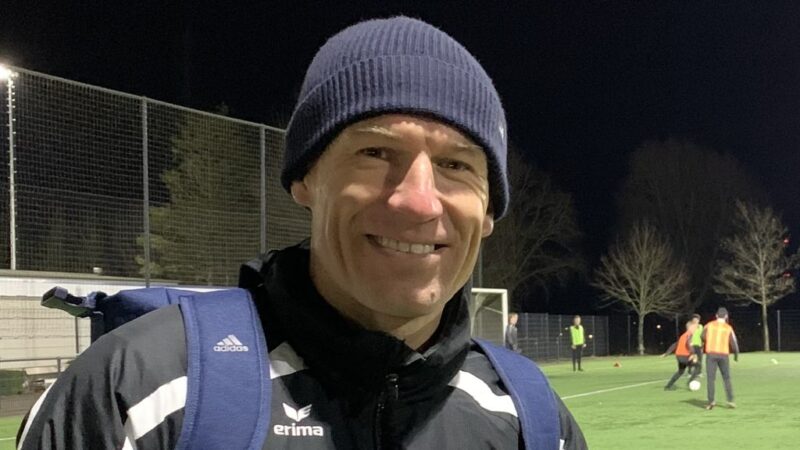 Youth coach Robben puts fun first: ‘Letting people dribble’