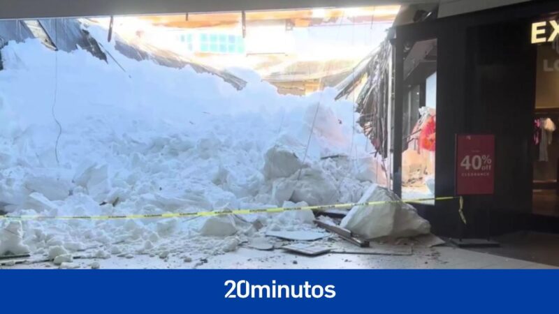 a mall worker tells how the snow collapsed the roof of a shopping center