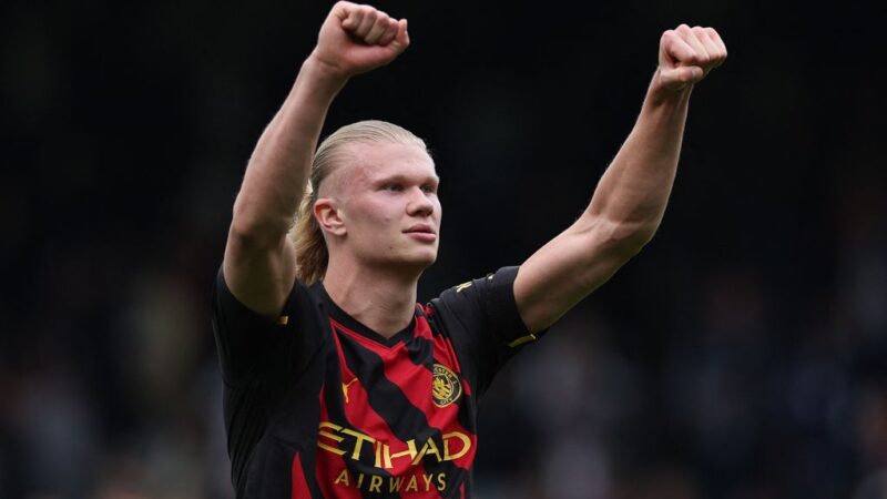 City new leader, Liverpool gives away 3-0 lead but still wins