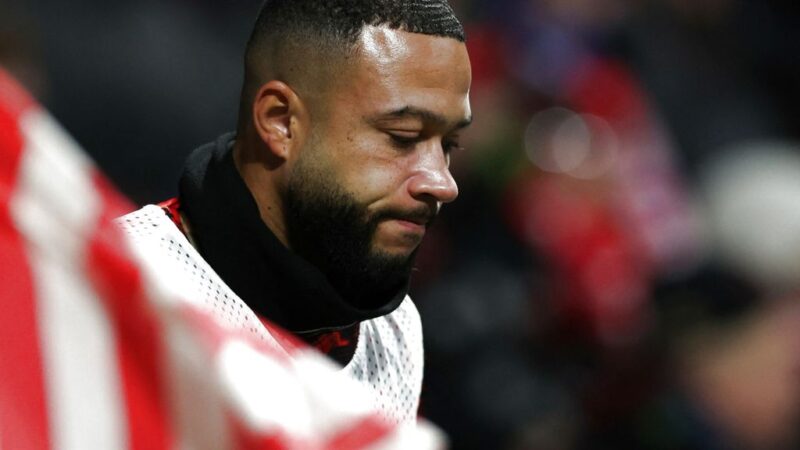 A few days after his comeback, Depay gets injured again