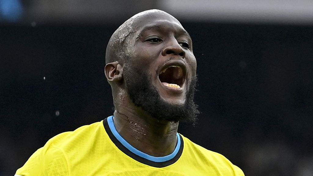 Champions League finalist Inter squanders points at champion Napoli
