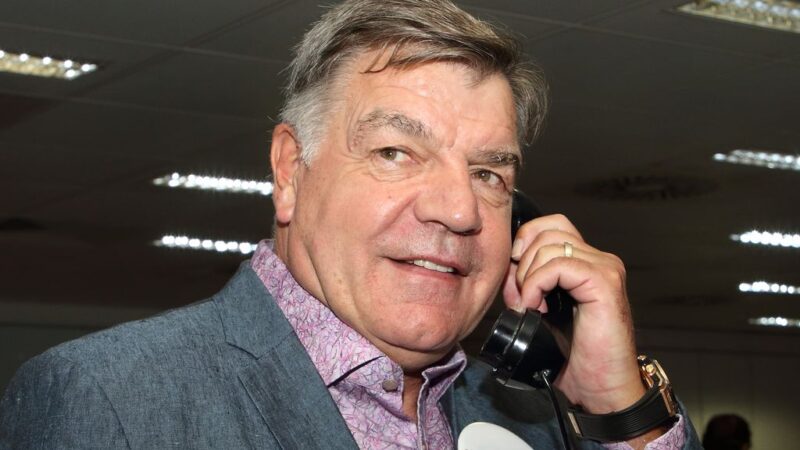 Leeds United sack second coach this season, Allardyce must save club
