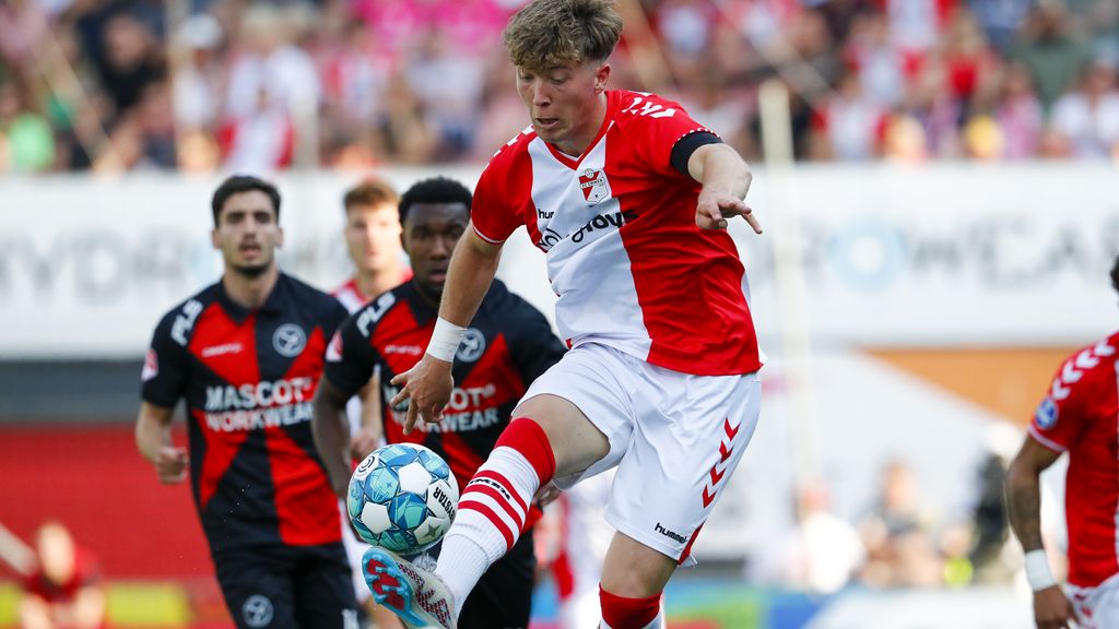 11/06/23
            
            Almere City FC on threshold of premier league or can FC Emmen still turn it around?