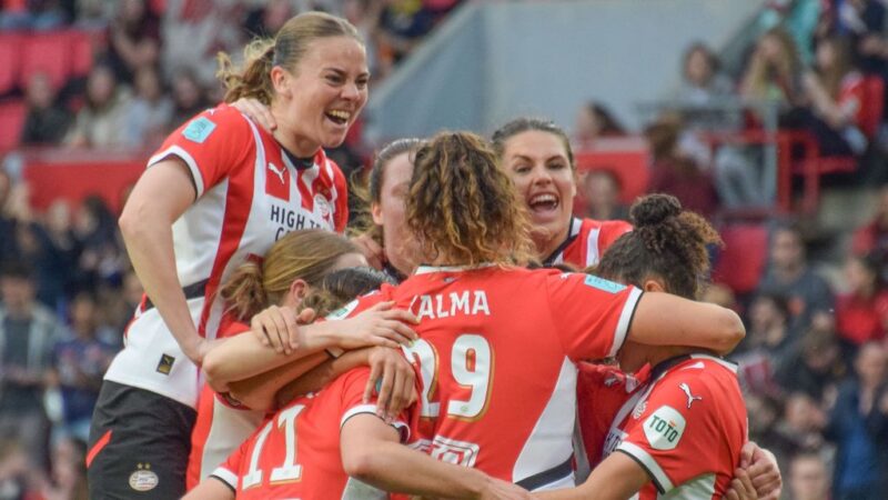 PSV Women Dominate Top Match: Is Ajax Coach Already Throwing In The Towel?