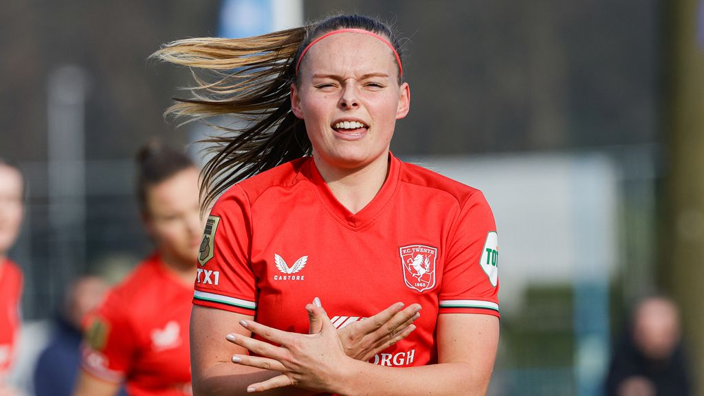 Twente Women Hold Strong Against PSV: Can Ajax Steal the Lead?